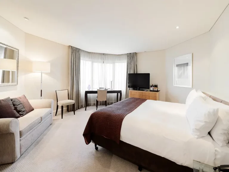 InterContinental, Room